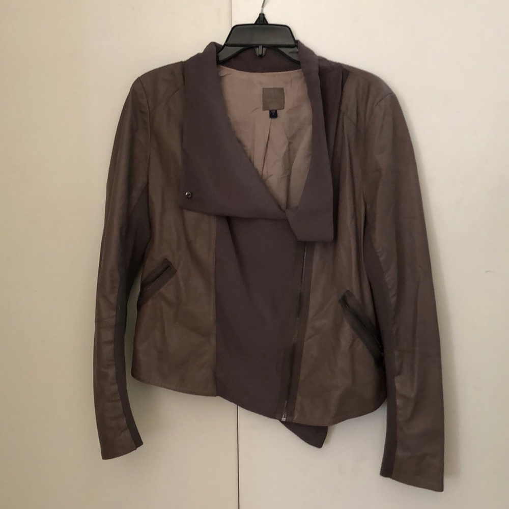 Semi new  gap Jacket only wore a couple times